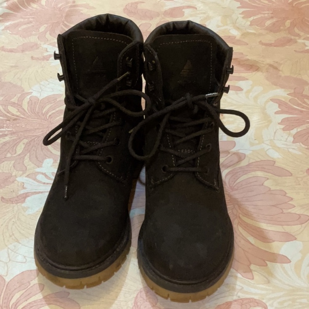 Aldo black chunky lace up boots, size 7.